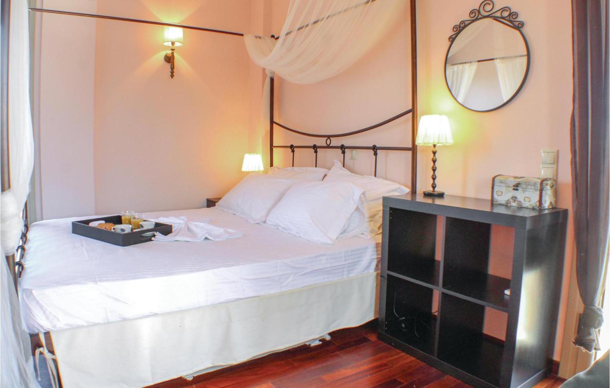 Amazing Home In Koroni With Wifi Ngoại thất bức ảnh