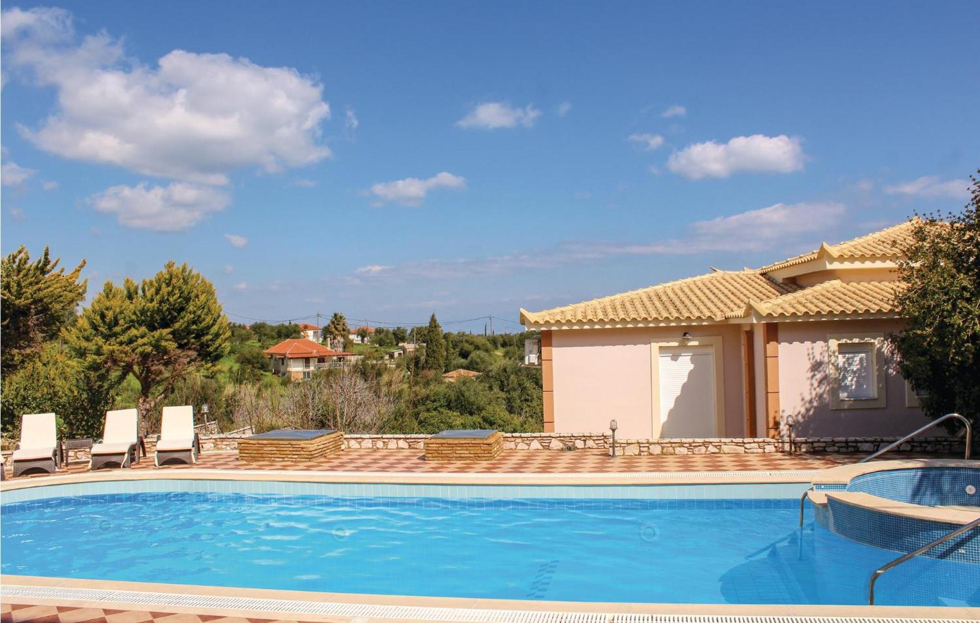 Amazing Home In Koroni With Wifi Ngoại thất bức ảnh