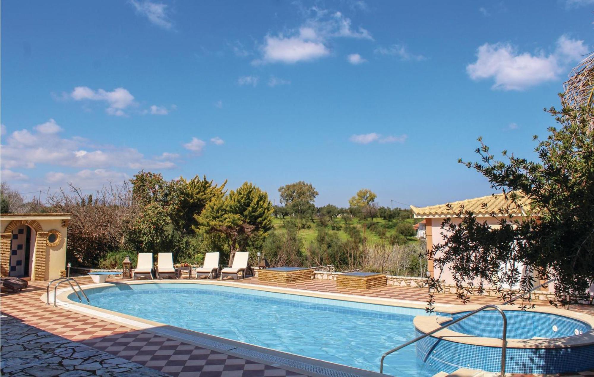 Amazing Home In Koroni With Wifi Ngoại thất bức ảnh